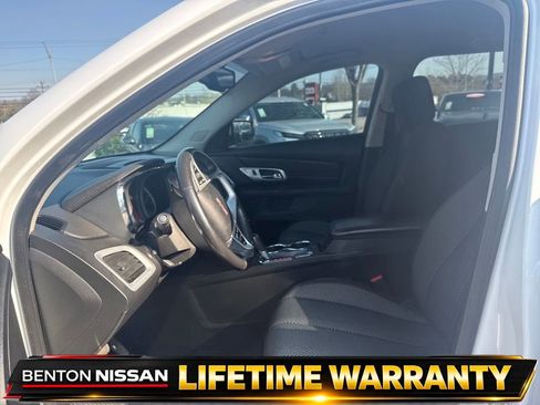 Used 2017 GMC Terrain SLE w/ Technology Package image 10