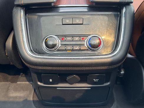 Used 2019 Lincoln Navigator Reserve AWD/4WD image 17