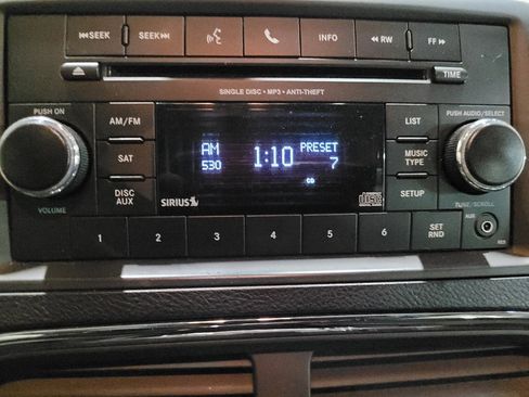 Used 2015 Dodge Grand Caravan American Value Package w/ UConnect Hands-Free Group FWD image 25