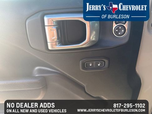 Used 2022 Jeep Wrangler Unlimited Sport AWD/4WD image 17
