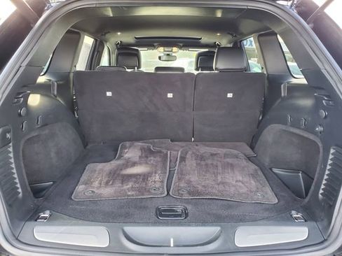 Used 2018 Jeep Grand Cherokee Limited AWD/4WD image 11