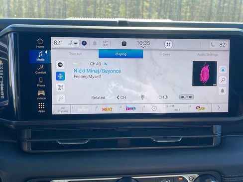 New 2026 Jeep Gladiator Sport AWD/4WD image 17