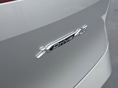 New 2026 BMW iX xDrive45 image 7