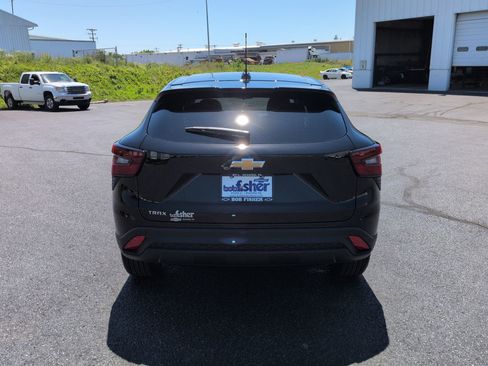 New 2026 Chevrolet Trax LS w/ Driver Confidence Package FWD image 32