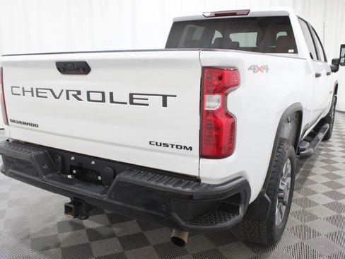 Used 2024 Chevrolet Silverado 2500 Custom w/ Custom Value Package image 30