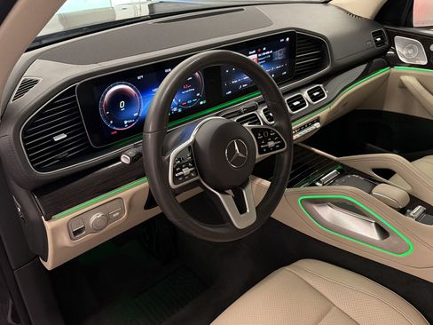 Used 2020 Mercedes-Benz GLS 450 4MATIC image 4