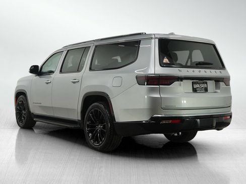 Used 2023 Jeep Wagoneer L Series II w/ Premium Group I image 3