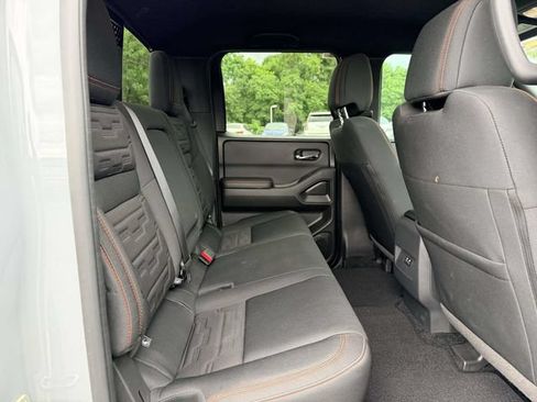 Used 2025 Nissan Frontier PRO-4X AWD/4WD image 11