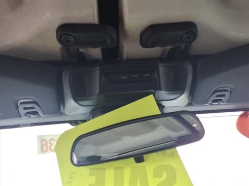 Used 2024 Jeep Wrangler Rubicon image 23