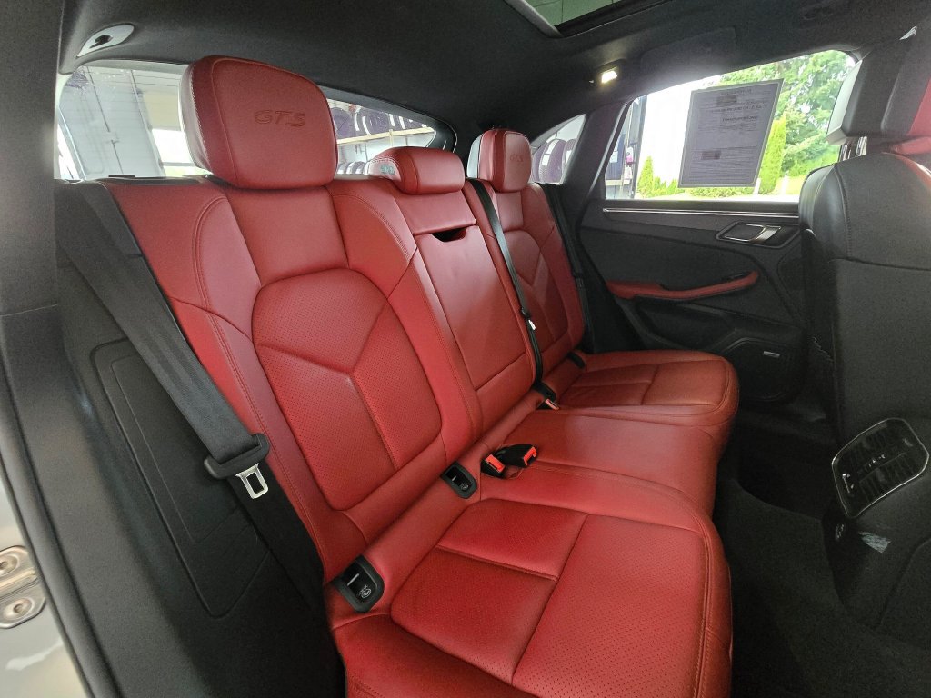Used 2021 Porsche Macan GTS w/ Premium Package Plus (PF9) AWD/4WD image 29