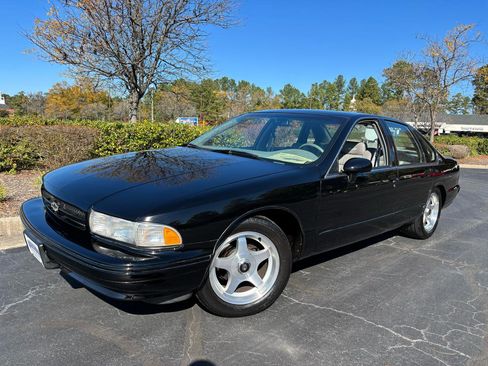 Used 1994 Chevrolet Impala SS RWD image 23