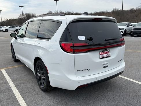 New 2026 Chrysler Pacifica Limited w/ S Appearance Package FWD image 5
