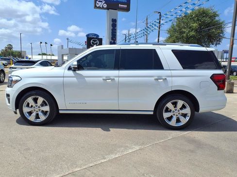 Used 2023 Ford Expedition Platinum AWD/4WD image 5