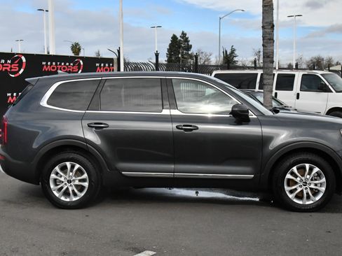 Used 2022 Kia Telluride LX image 9