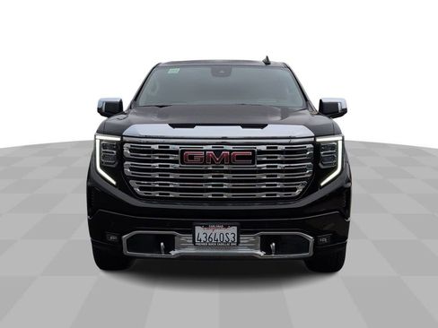 Certified 2022 GMC Sierra 1500 Denali w/ Denali Reserve Package AWD/4WD image 4