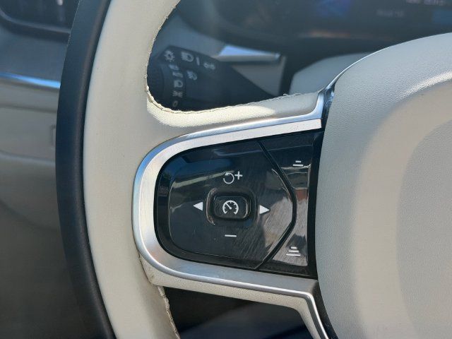 Certified 2024 Volvo XC60 B5 Plus AWD/4WD image 30