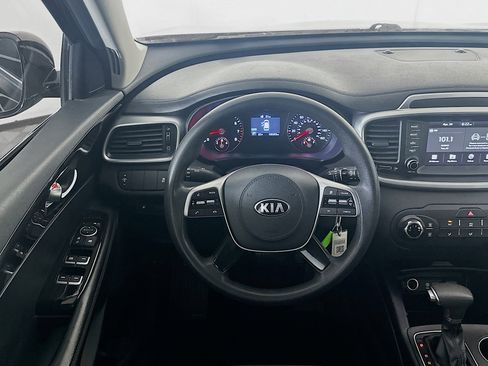 Used 2019 Kia Sorento L FWD image 17