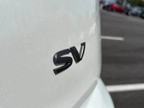 Used 2024 Nissan Rogue SV FWD image 31