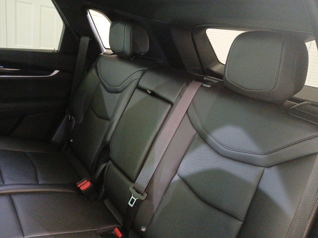 Certified 2025 Cadillac XT5 Premium Luxury w/ Technology Package AWD/4WD image 14