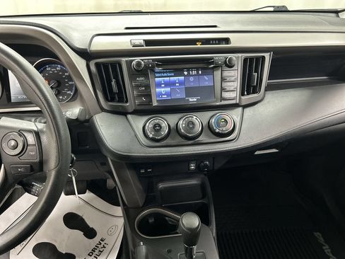 Used 2017 Toyota RAV4 LE w/ All Weather Liner Package AWD/4WD image 18