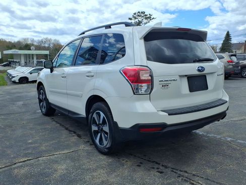 Used 2018 Subaru Forester 2.5i Premium w/ All-Weather Package AWD/4WD image 5