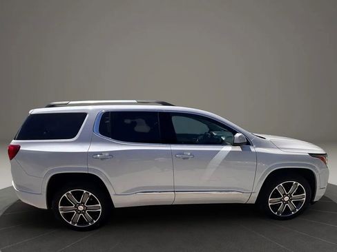 Used 2017 GMC Acadia Denali w/ Technology Package FWD image 6