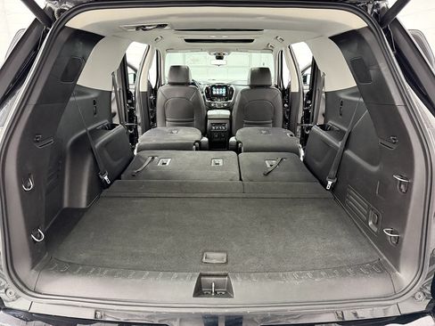 Used 2018 Chevrolet Traverse Premier AWD/4WD image 34