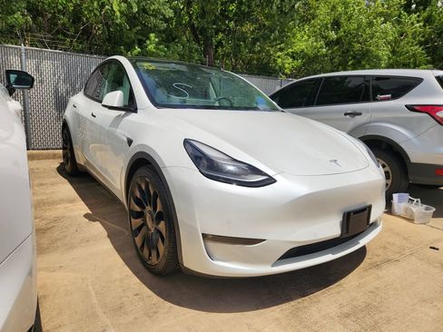 Used 2022 Tesla Model Y Performance AWD/4WD image 3