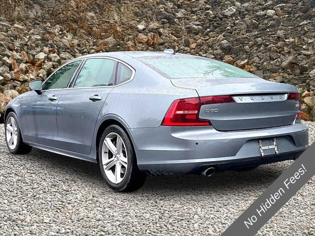 Used 2019 Volvo S90 T5 Momentum FWD image 11