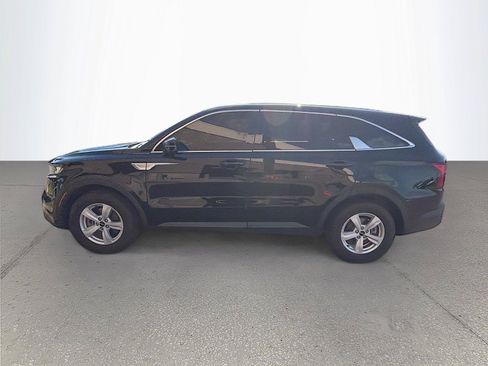 Used 2022 Kia Sorento LX FWD image 7