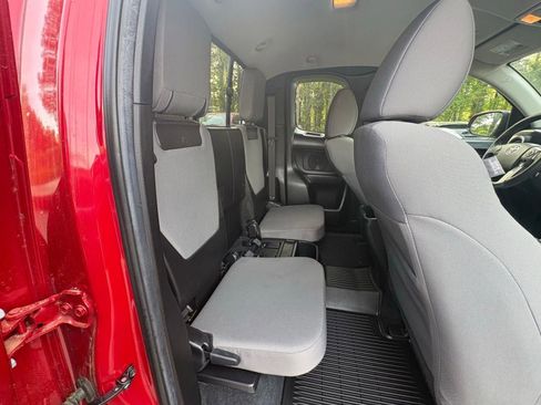 Used 2023 Toyota Tacoma SR5 AWD/4WD image 23