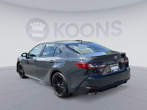 Used 2025 Toyota Camry SE FWD image 4