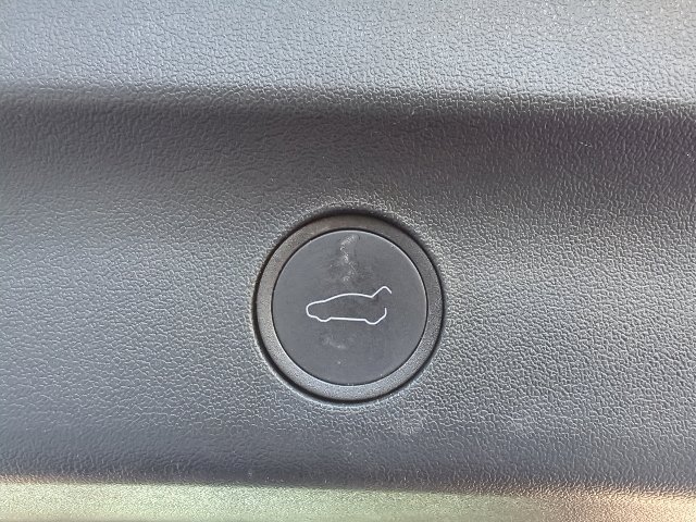 Used 2024 Tesla Model Y Long Range RWD image 33