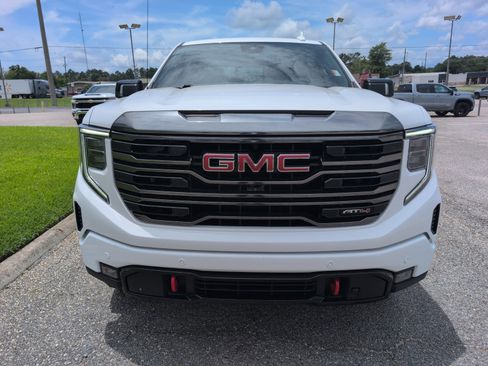 Used 2023 GMC Sierra 1500 AT4 w/ AT4 Premium Package AWD/4WD image 1