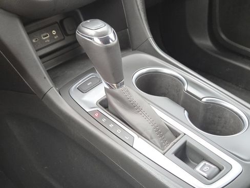 Used 2019 Chevrolet Equinox LT AWD/4WD image 36