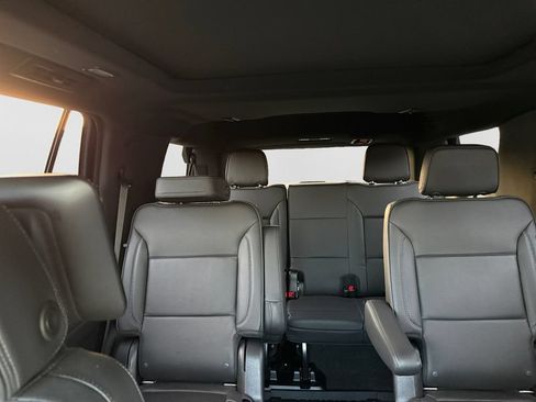 Used 2021 GMC Yukon Denali w/ Denali Premium Package AWD/4WD image 34