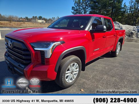Used 2025 Toyota Tundra SR5 w/ SR5 Premium Package AWD/4WD image 3