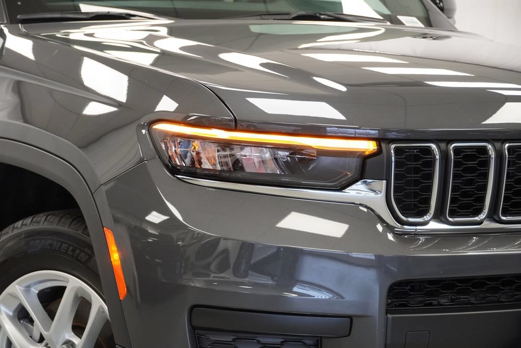 Certified 2025 Jeep Grand Cherokee L Laredo AWD/4WD image 10