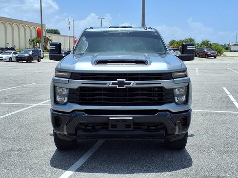 Used 2024 Chevrolet Silverado 2500 Custom w/ Custom Value Package AWD/4WD image 2