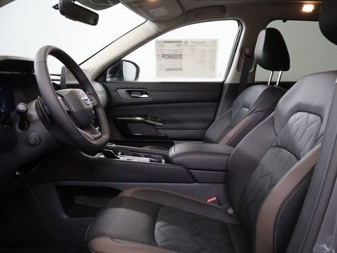 New 2026 Nissan Pathfinder Platinum w/ Cargo Package AWD/4WD image 12