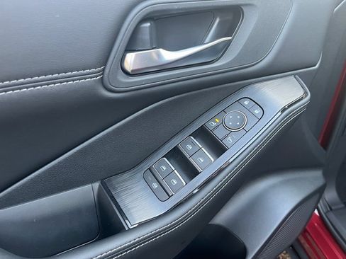 New 2025 Nissan Rogue SL AWD/4WD image 10
