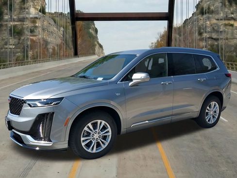 New 2025 Cadillac XT6 Luxury image 4