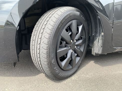 Used 2017 Toyota Corolla LE FWD image 11