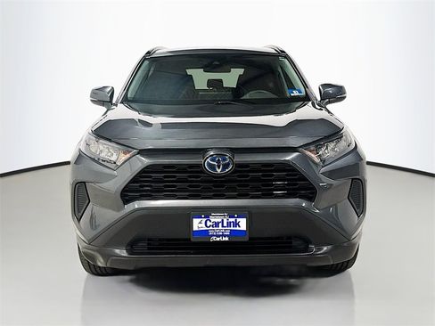 Used 2019 Toyota RAV4 LE image 2