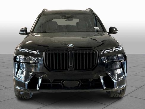 Used 2023 BMW X7 xDrive40i w/ M Sport Package image 3