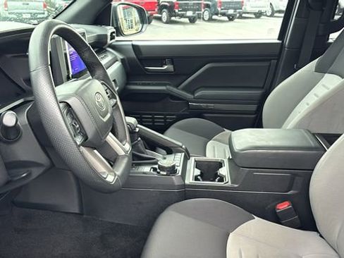 Used 2025 Toyota Tacoma TRD Sport AWD/4WD image 26