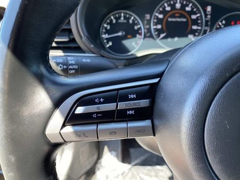 Used 2022 MAZDA MAZDA3 s FWD image 13