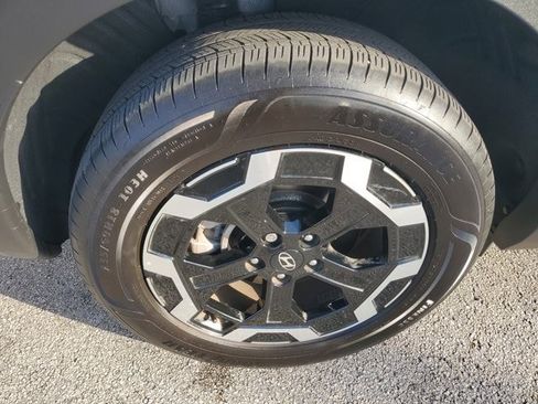 Used 2025 Hyundai Santa Fe SEL image 9