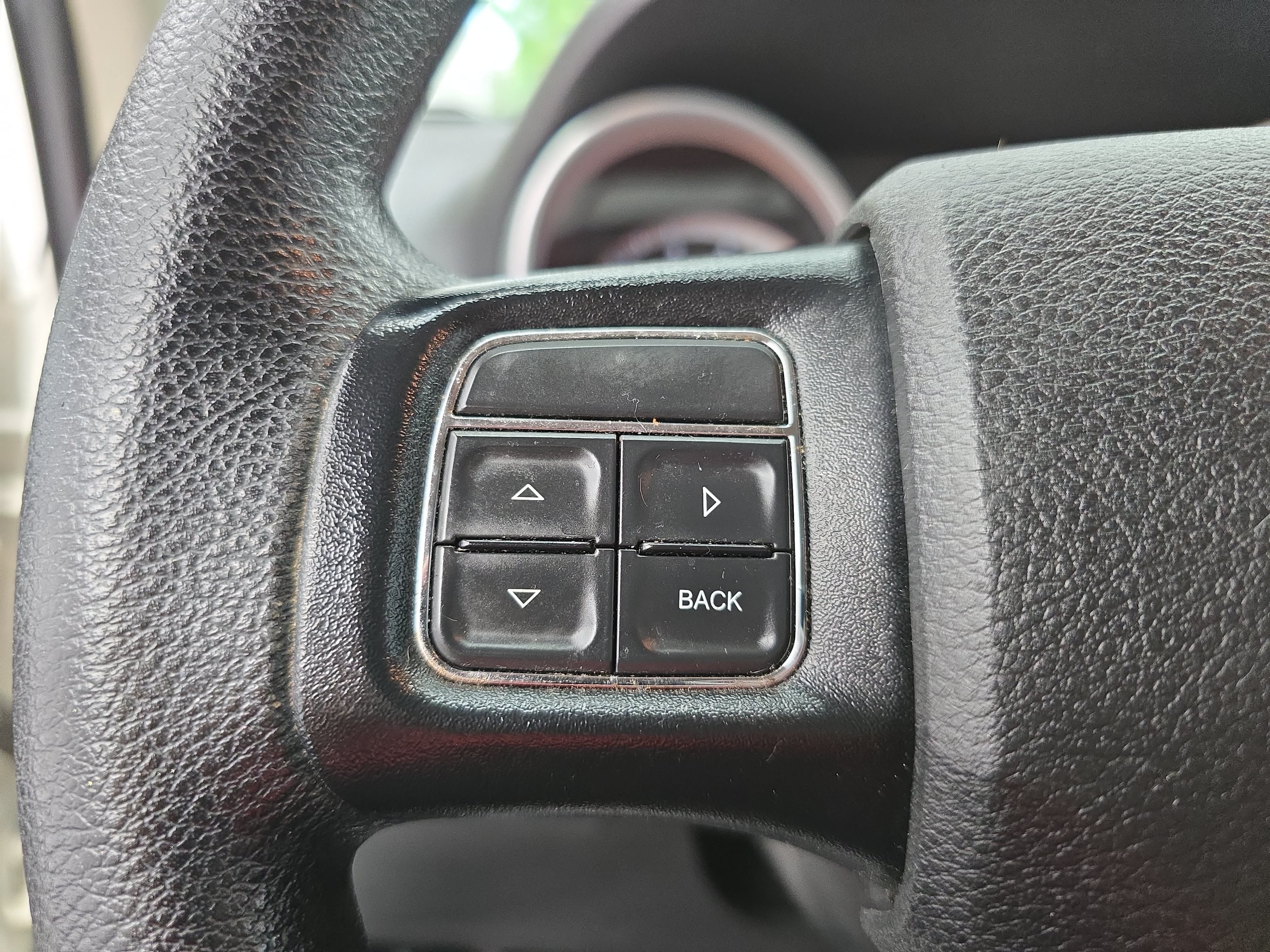 Used 2020 Dodge Journey SE FWD image 17