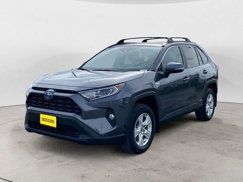 Used 2021 Toyota RAV4 XLE w/ Convenience Package AWD/4WD image 1